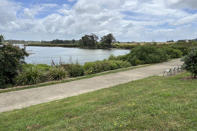 Photo of property in 25 Ngakoro Road, Karaka, Papakura, 2113