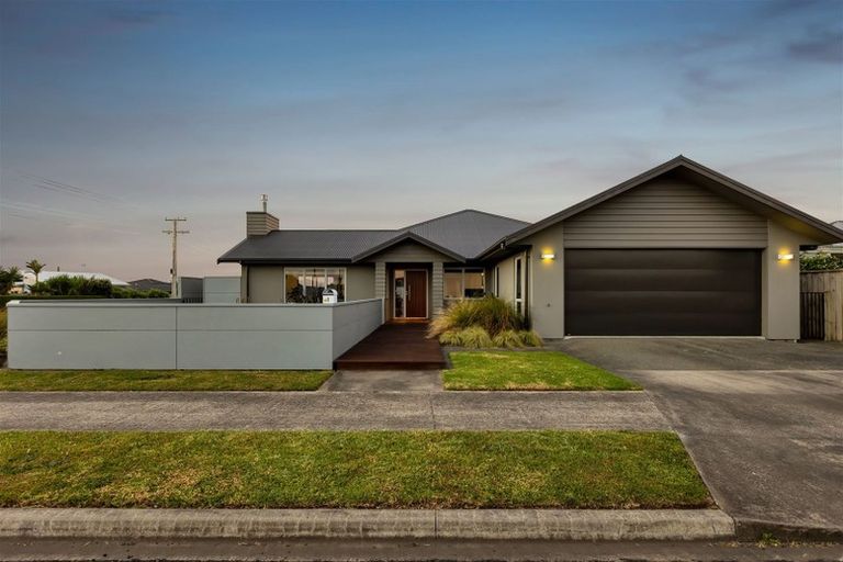 Photo of property in 1 Ta Paora Drive, Bell Block, New Plymouth, 4312