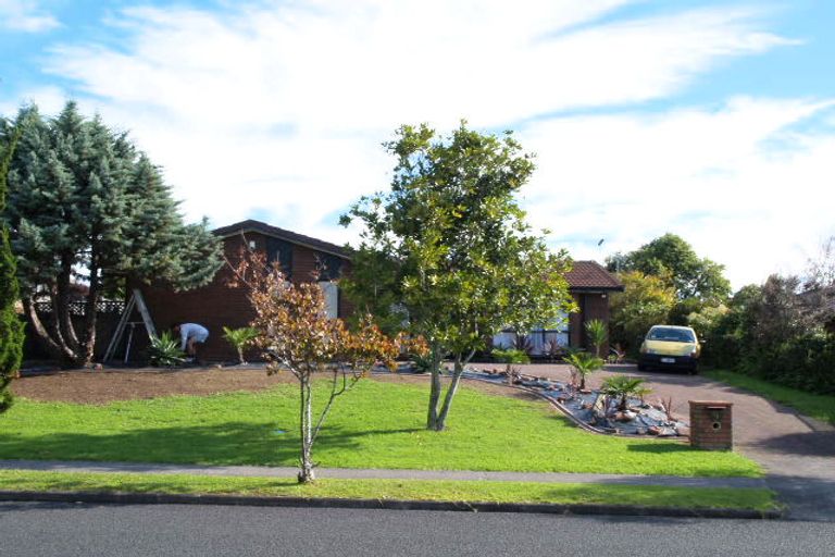 Photo of property in 2/11 Northpark Avenue, Northpark, Auckland, 2013