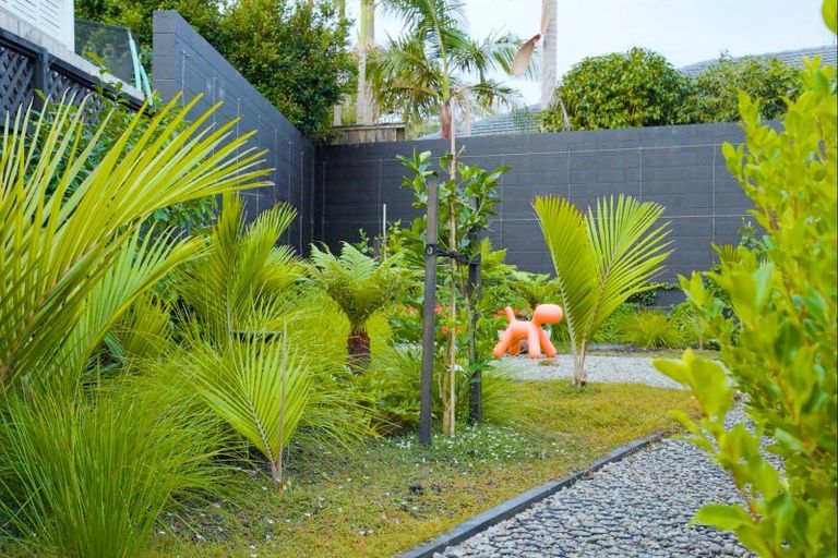 Photo of property in 1/279 Lake Road, Belmont, Auckland, 0622