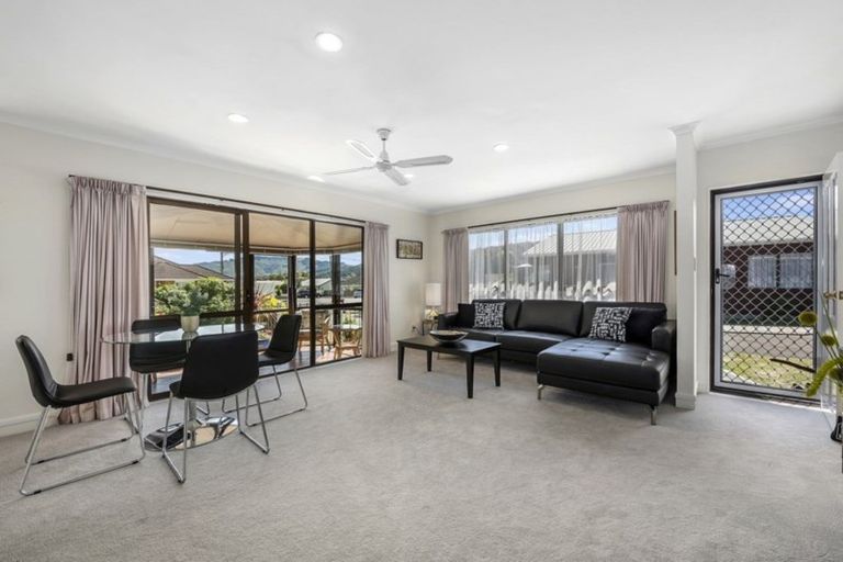 Photo of property in 30f4- King Street, Ebdentown, Upper Hutt, 5018