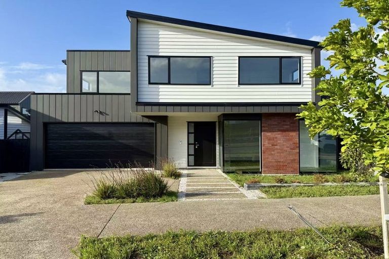 Photo of property in 43 Evergreen Parade, Rosehill, Papakura, 2113