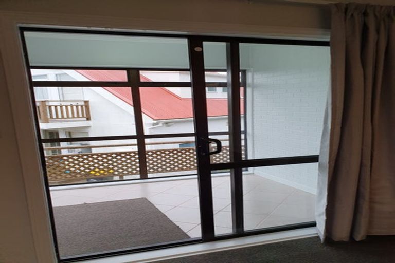 Photo of property in 113 Percy Dyett Drive, Karori, Wellington, 6012