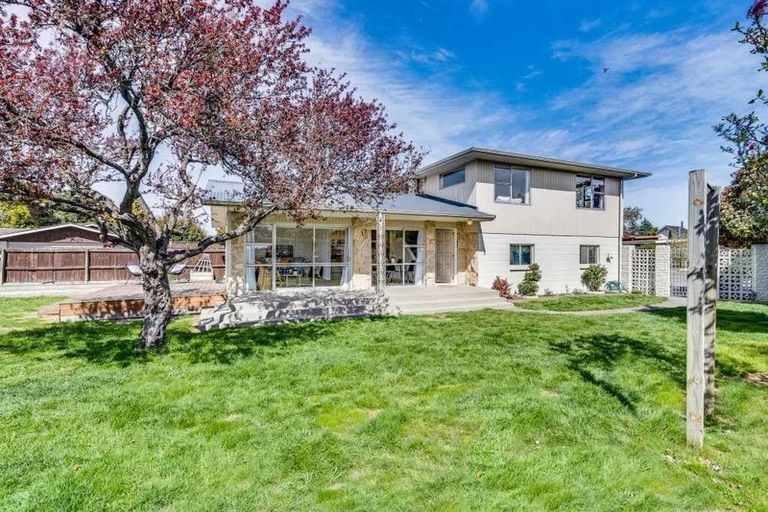 Photo of property in 48 Kent Lodge Avenue, Avonhead, Christchurch, 8042