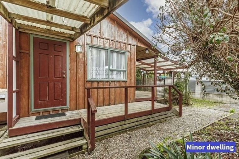 Photo of property in 63 Red Beach Road, Red Beach, 0932