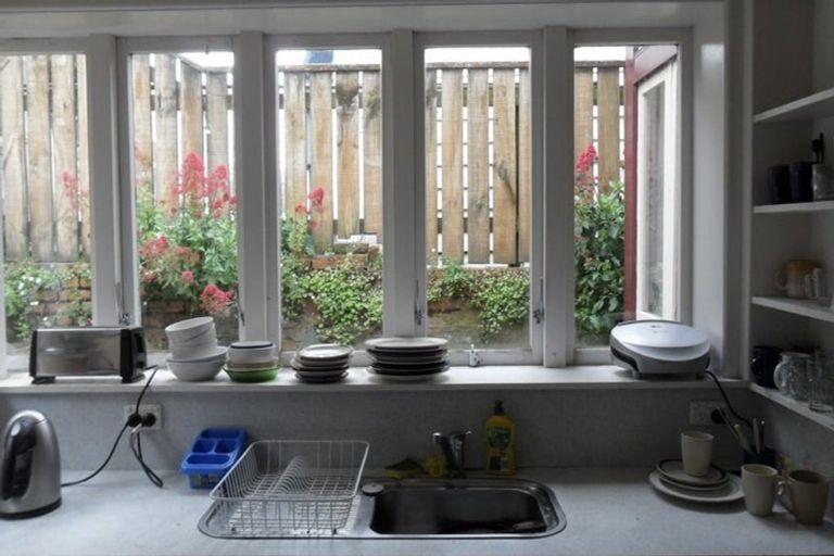 Photo of property in 14 Wallace Street, Mount Cook, Wellington, 6021