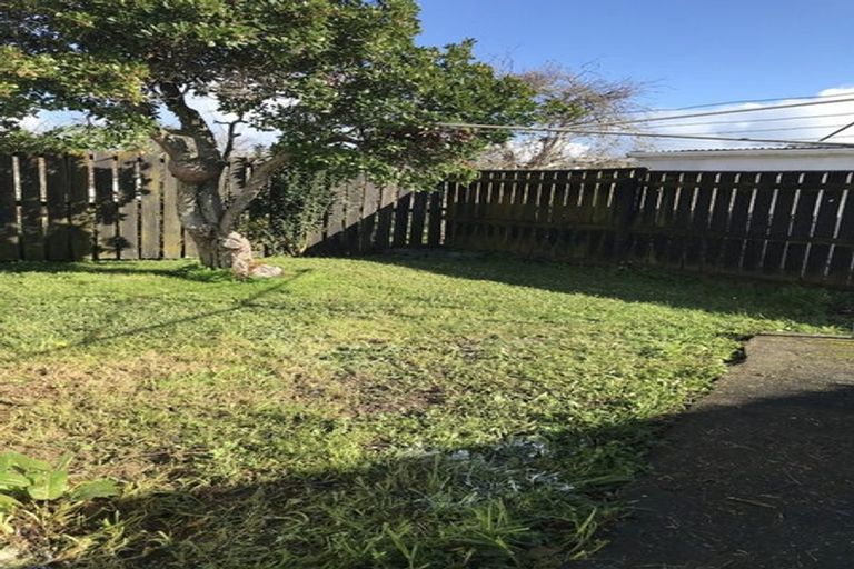 Photo of property in 2/8 James Road, Manurewa, Auckland, 2102