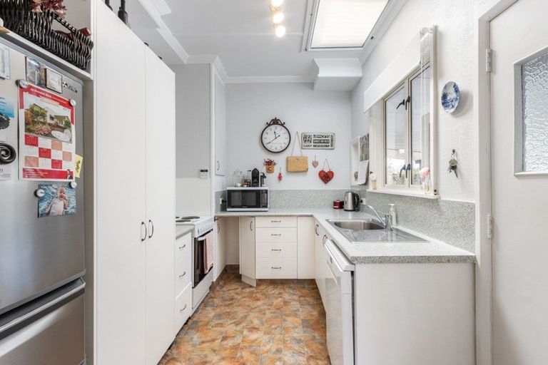 Photo of property in 99 Avondale Road, Greenmeadows, Napier, 4112