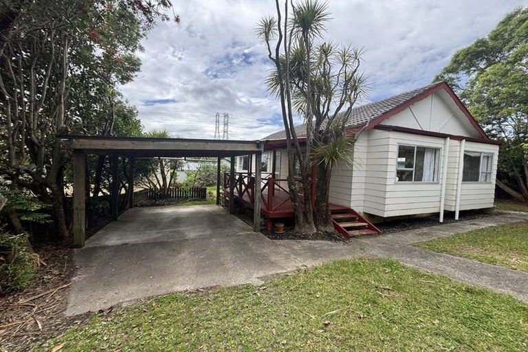Photo of property in 1/79 Flanshaw Road, Te Atatu South, Auckland, 0610