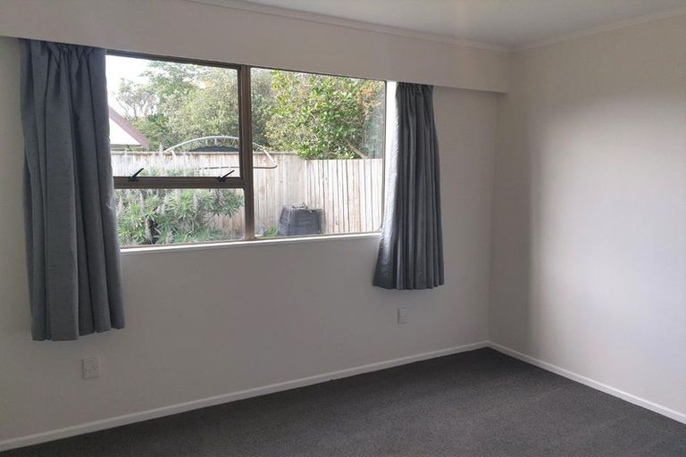 Photo of property in 87-87a Freyberg Street, Lyall Bay, Wellington, 6022