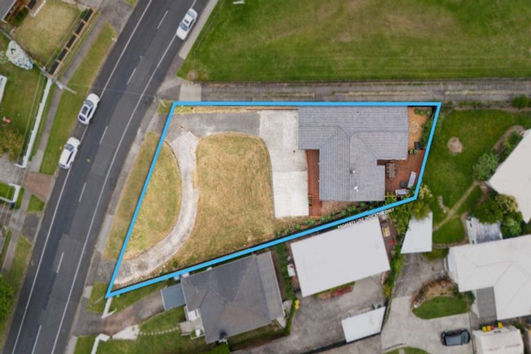 Photo of property in 15 Matipo Road, Te Atatu Peninsula, Auckland, 0610