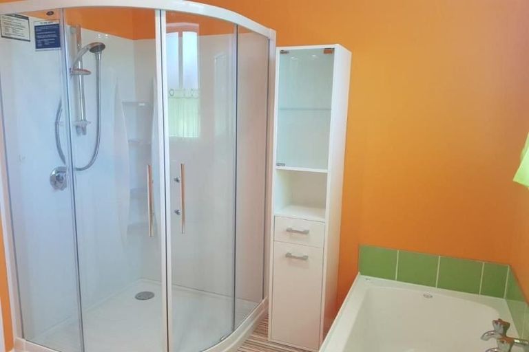 Photo of property in 5 Greendale Avenue, Avonhead, Christchurch, 8042