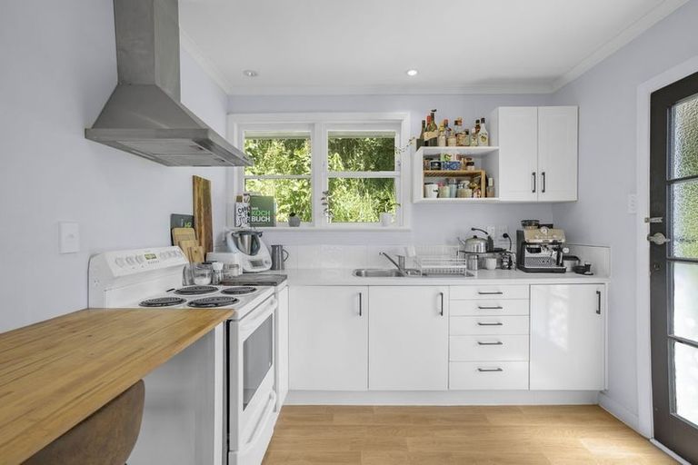 Photo of property in 113a Newlands Road, Newlands, Wellington, 6037