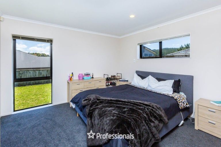 Photo of property in 9 Percy Kinsman Crescent, Riverstone Terraces, Upper Hutt, 5018