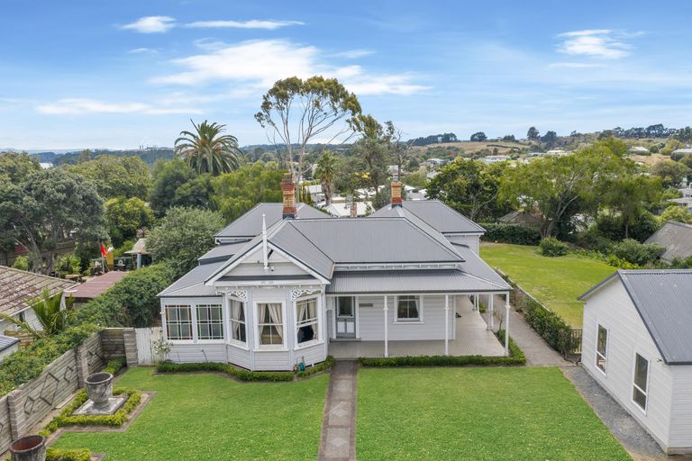 Photo of property in 2 Collingwood Road, Waiuku, 2123