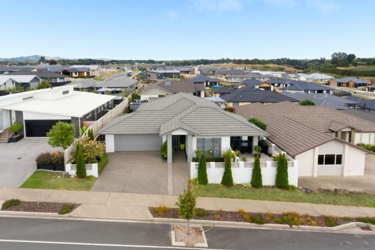 Photo of property in 324 Lakes Boulevard, Pyes Pa, Tauranga, 3112