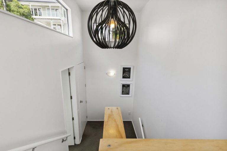 Photo of property in 3b Telford Terrace, Oriental Bay, Wellington, 6011