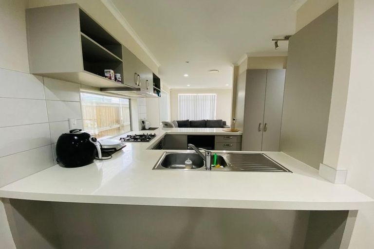 Photo of property in 94 Flat Bush School Road, Flat Bush, Auckland, 2019