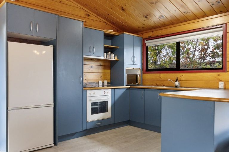 Photo of property in 4 Mahuta Road, Waitahanui, Taupo, 3378