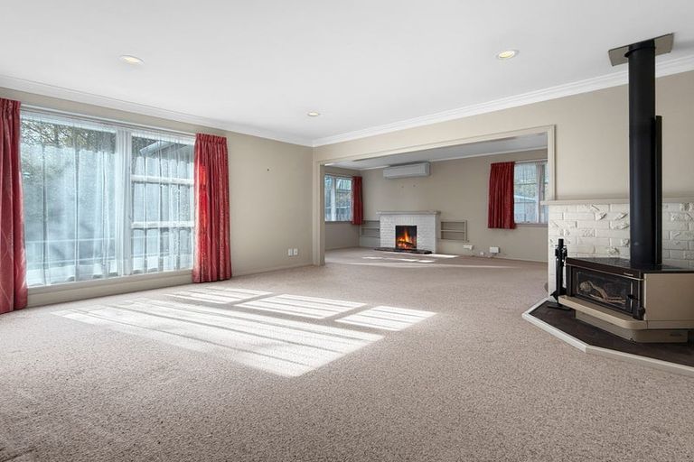 Photo of property in 44 Queenwood Road, Levin, 5510