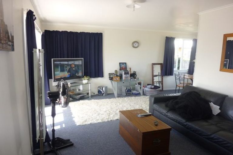Photo of property in 20 Geordie Street, Henderson, Auckland, 0612