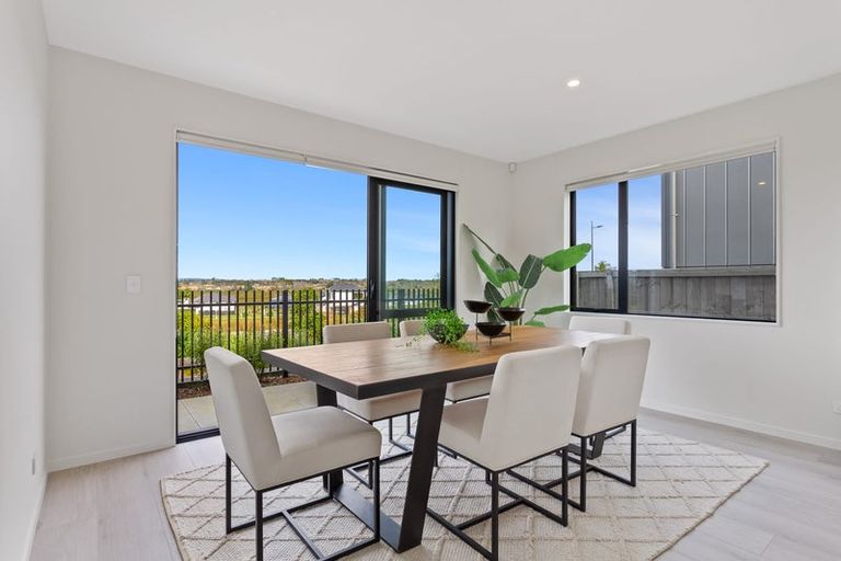 Photo of property in 78 Metoriti Crescent, Karaka, 2124