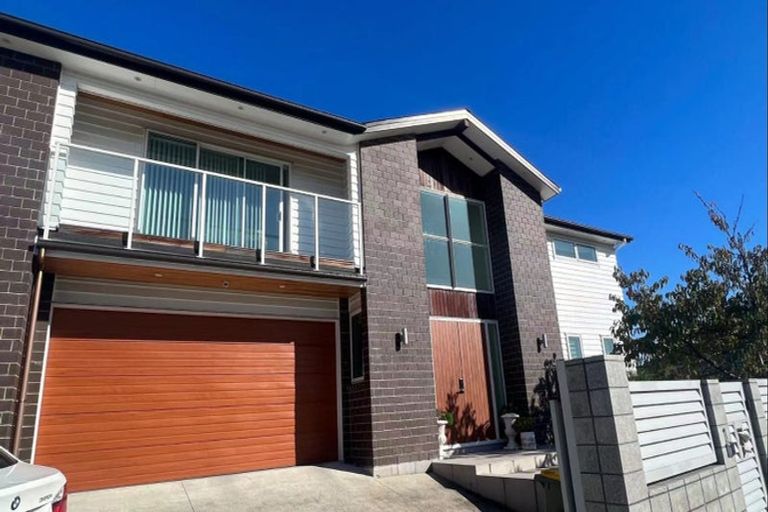 Photo of property in 1 Allegro Way, Oteha, Auckland, 0632