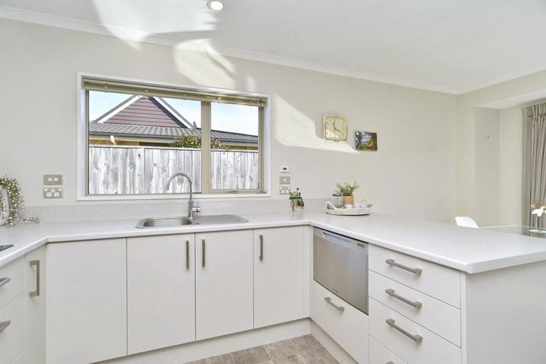 Photo of property in 3 Reeves Road, Rangiora, 7400