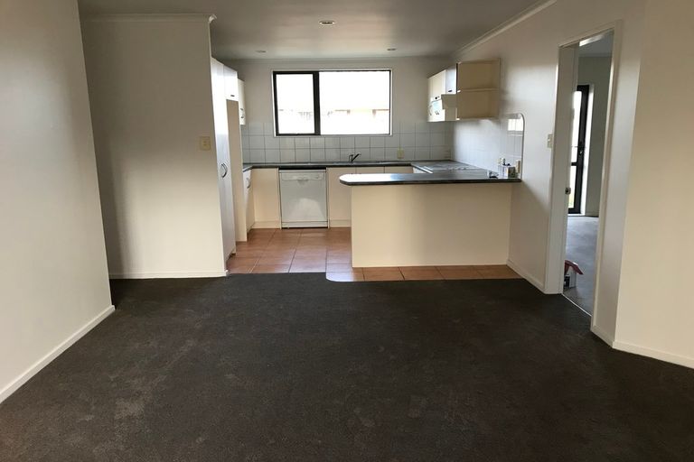 Photo of property in 18 Morewa Place, Takanini, 2112