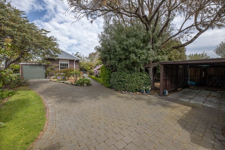 Photo of property in 105a Hinau Street, Riccarton, Christchurch, 8041