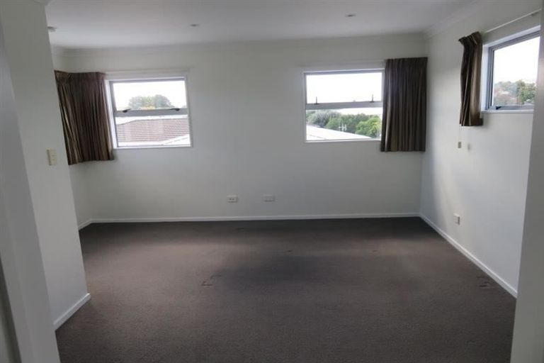 Photo of property in 8b Neeve Place, Taradale, Napier, 4112