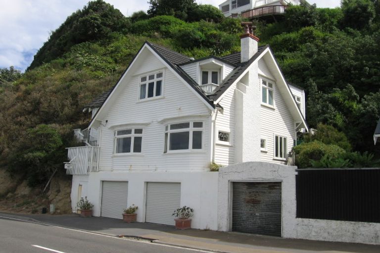 Photo of property in 318 The Esplanade, Island Bay, Wellington, 6023