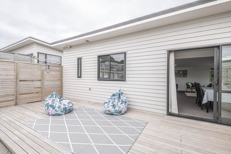 Photo of property in 106b Glanmire Road, Newlands, Wellington, 6037