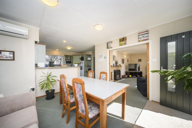 Photo of property in 16 Maunder Street, Marton, 4710