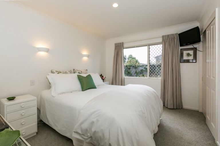 Photo of property in 22 Kensington Drive, Taradale, Napier, 4112