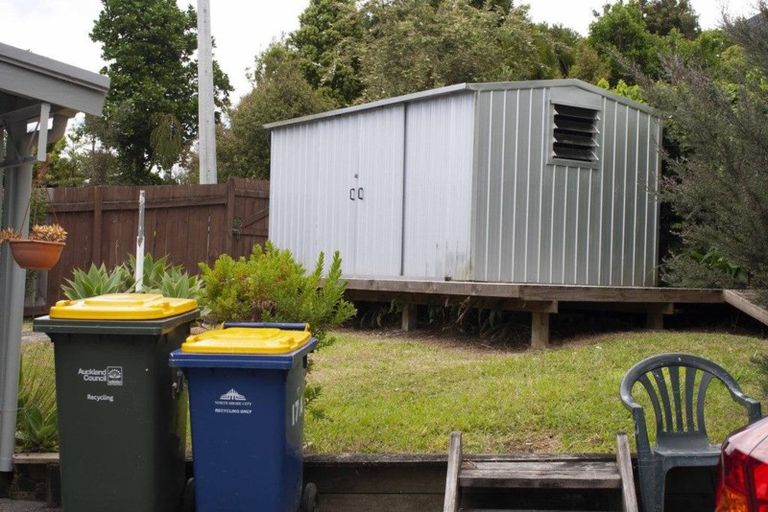 Photo of property in 17 Windy Ridge Road, Glenfield, Auckland, 0629
