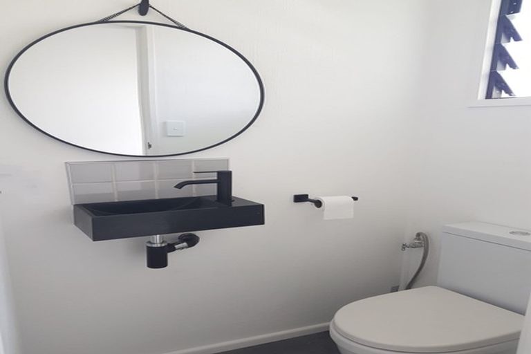 Photo of property in 153 Howard Road, Orere Point, Papakura, 2585
