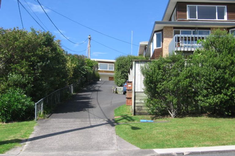 Photo of property in 3/903 Beach Road, Waiake, Auckland, 0630