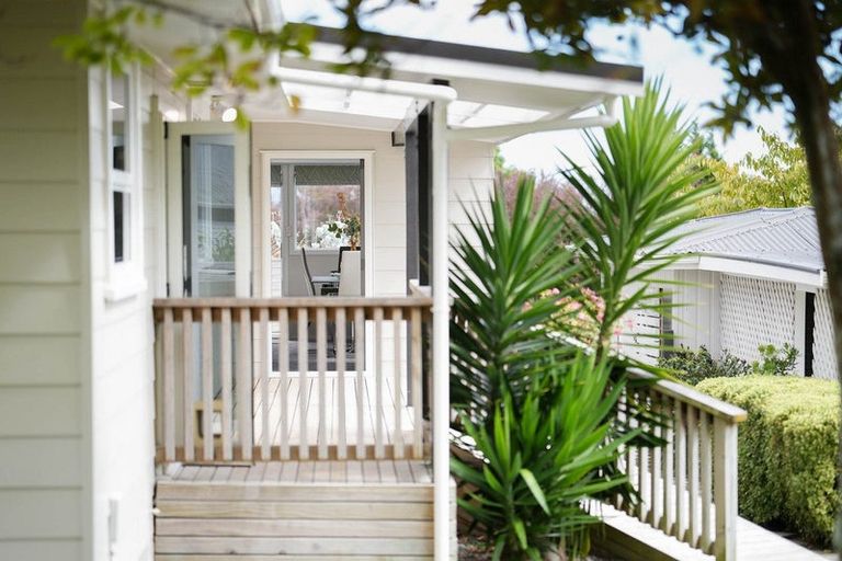 Photo of property in 40 Seddon Street, Waikanae, 5036
