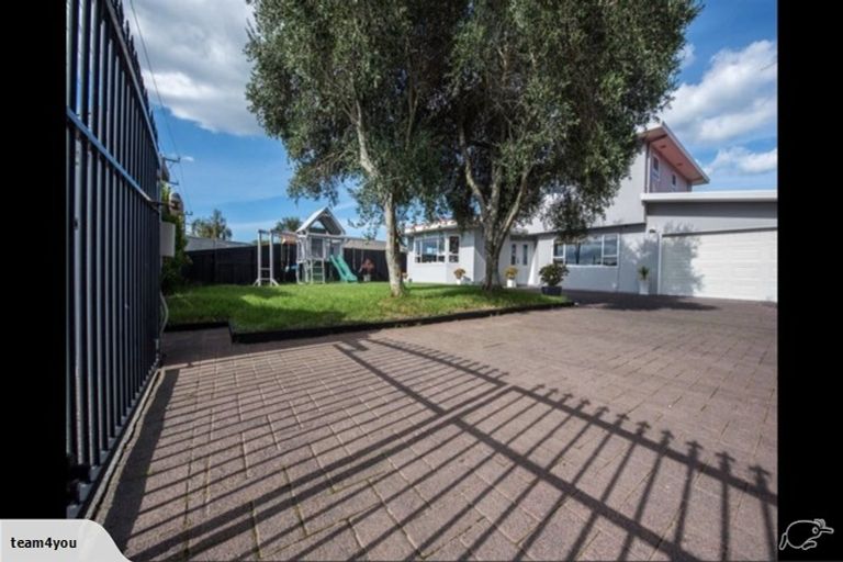 Photo of property in 313 Hobsonville Road, Hobsonville, Auckland, 0618