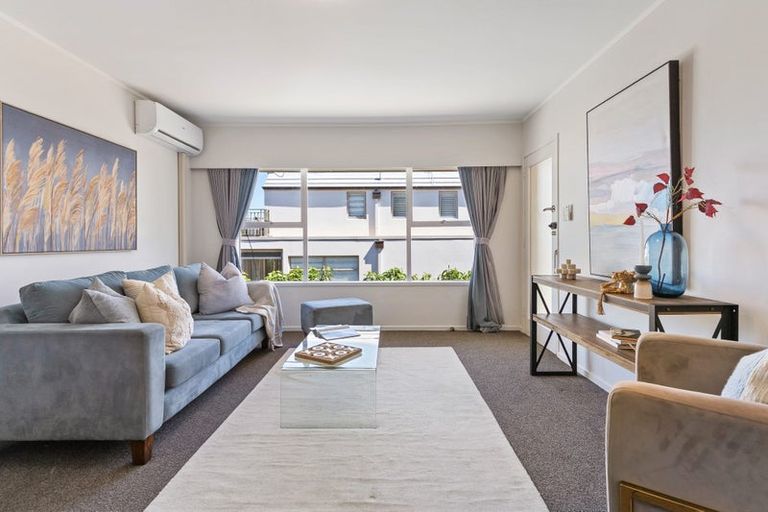 Photo of property in 2/16 Beach Road, Castor Bay, Auckland, 0620