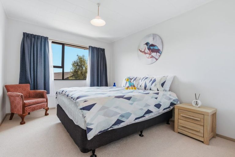 Photo of property in 2 Kempton Place, Richmond Heights, Taupo, 3330