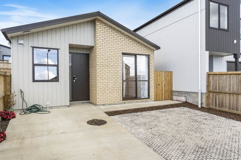 Photo of property in 5 Puwha Street, Massey, Auckland, 0614