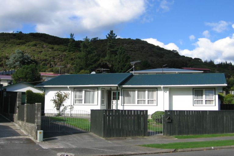 Photo of property in 2 Manurewa Grove, Wainuiomata, Lower Hutt, 5014