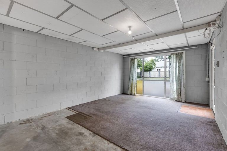 Photo of property in 2 Selwyn Street, Lower Vogeltown, New Plymouth, 4310