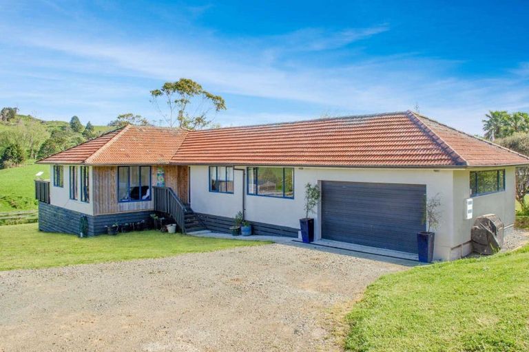 Photo of property in 15 Calla Street, Maungaturoto, 0520