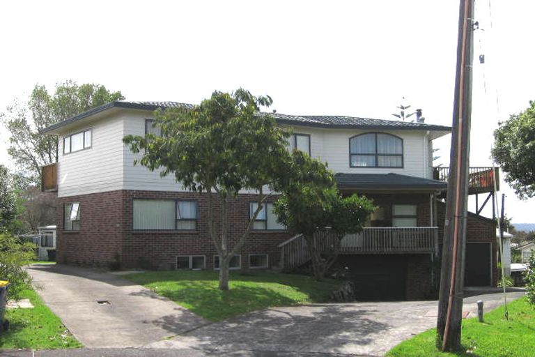 Photo of property in 12 Porter Avenue, Te Atatu South, Auckland, 0610
