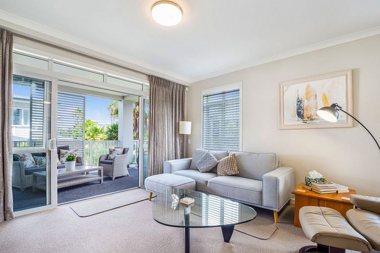 Photo of property in 72 Landmark Terrace, Orewa, 0931