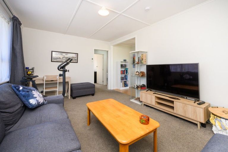 Photo of property in 7 Tararua Terrace, Cloverlea, Palmerston North, 4412