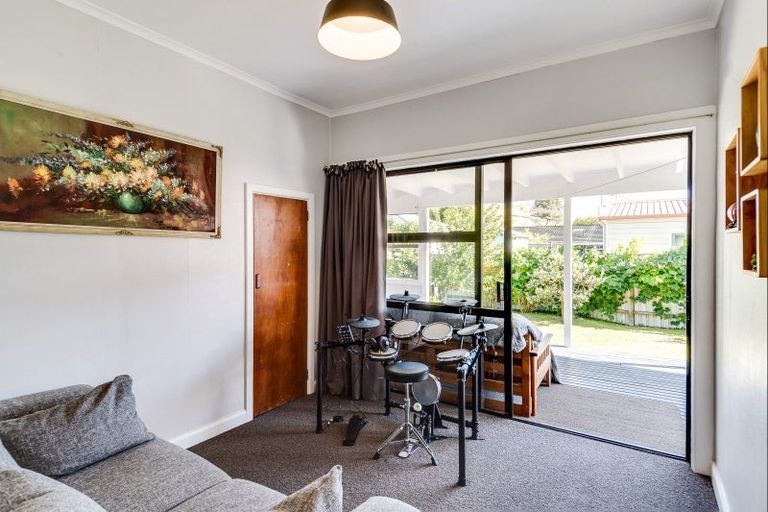 Photo of property in 5 Golding Road, Taradale, Napier, 4112